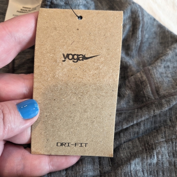 New Nike Men's DRI-FIT Yoga Loose Fit Training Shorts Size Small Gray Women - Picture 5 of 11